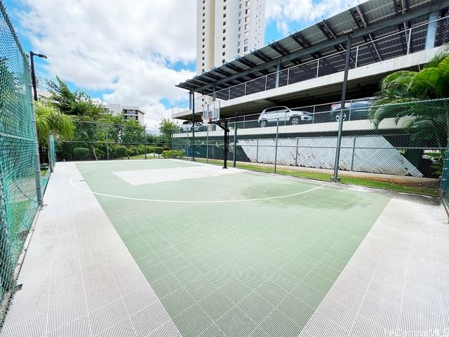 990 Ala Nanala Street 9A, Honolulu, HI 96818