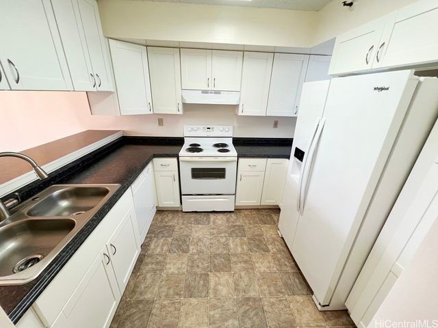 990 Ala Nanala Street 9A, Honolulu, HI 96818