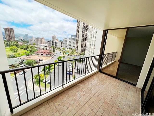 990 Ala Nanala Street 9A, Honolulu, HI 96818