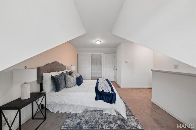 906 Russell Boulevard, St Louis, MO 63104