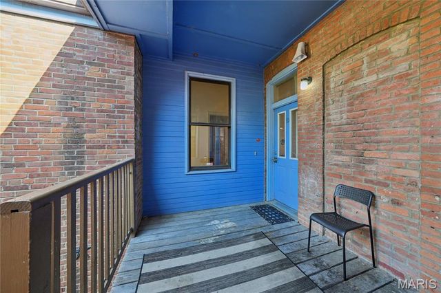 906 Russell Boulevard, St Louis, MO 63104