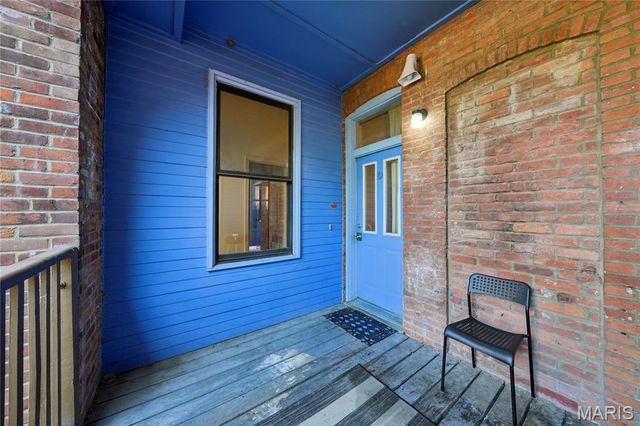 906 Russell Boulevard, St Louis, MO 63104