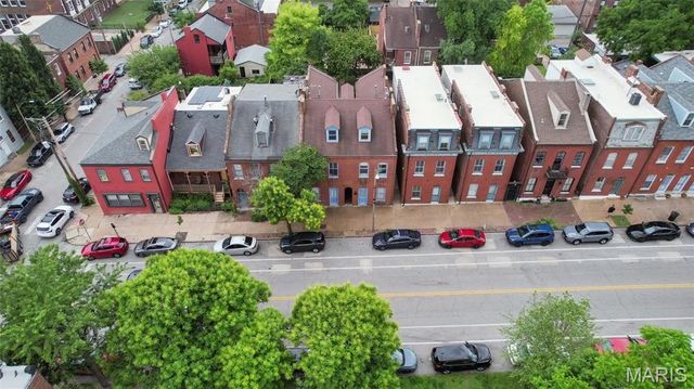 906 Russell Boulevard, St Louis, MO 63104