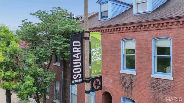 906 Russell Boulevard, St Louis, MO 63104