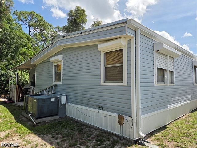 840 Peaceful DR, North Fort Myers, FL 33917