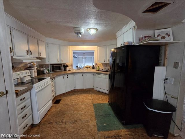 840 Peaceful DR, North Fort Myers, FL 33917