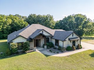39 COUNTY RD 439A, New Franklin, MO 65274