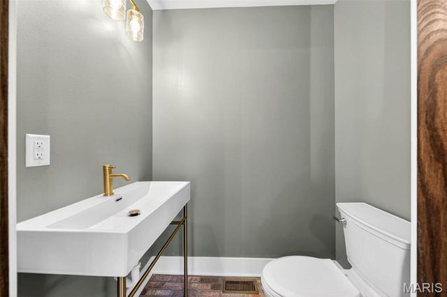 814 Clark Avenue, Webster Groves, MO 63119