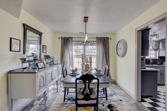 911 N Lincoln Street, Carterville, MO 64835