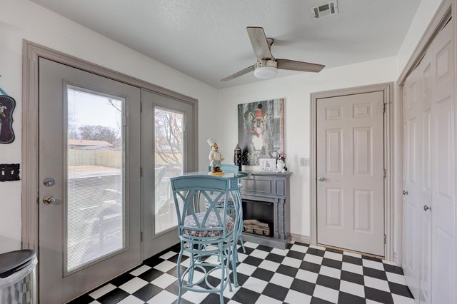 911 N Lincoln Street, Carterville, MO 64835