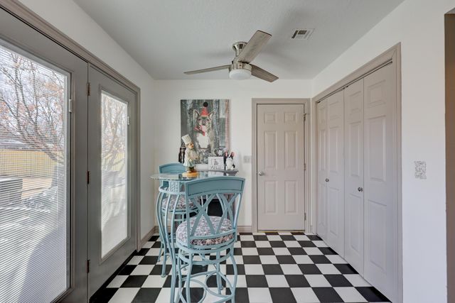 911 N Lincoln Street, Carterville, MO 64835