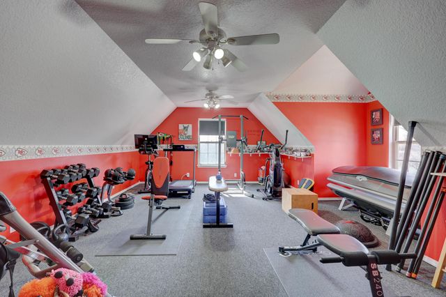 911 N Lincoln Street, Carterville, MO 64835