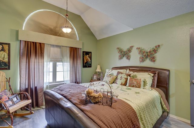 911 N Lincoln Street, Carterville, MO 64835