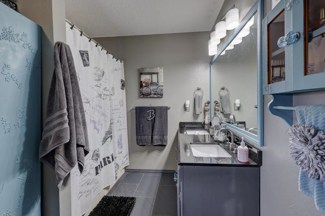 911 N Lincoln Street, Carterville, MO 64835