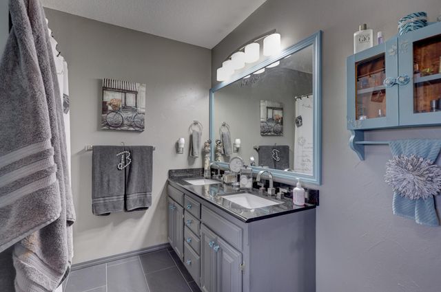 911 N Lincoln Street, Carterville, MO 64835