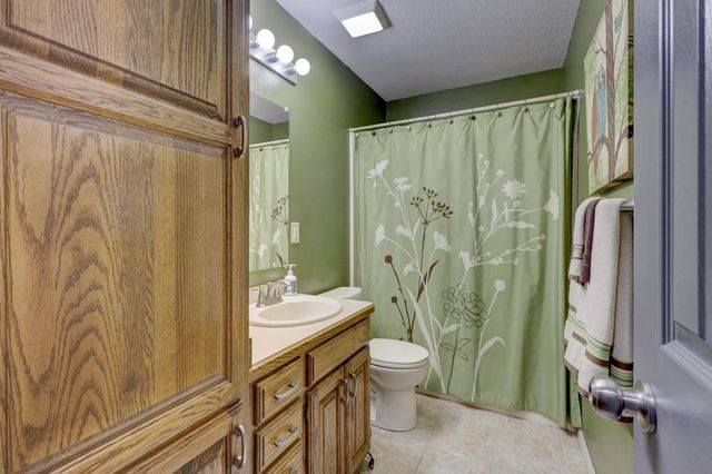 911 N Lincoln Street, Carterville, MO 64835