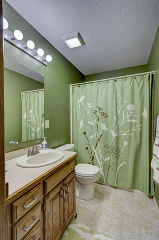 911 N Lincoln Street, Carterville, MO 64835