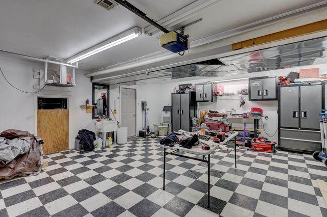 911 N Lincoln Street, Carterville, MO 64835