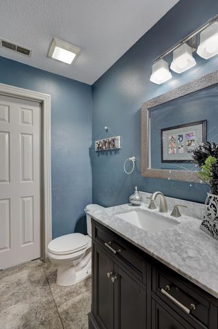 911 N Lincoln Street, Carterville, MO 64835