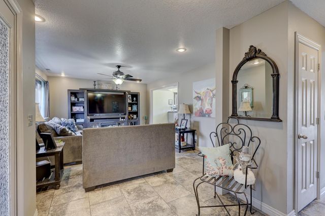 911 N Lincoln Street, Carterville, MO 64835