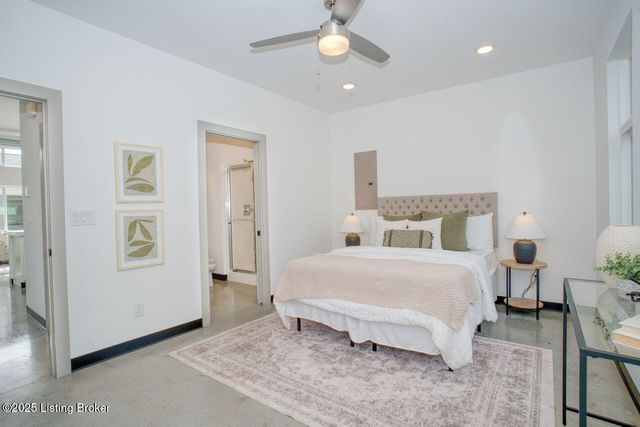 606 Burnett Farm Ln, Louisville, KY 40243