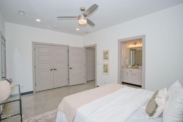 606 Burnett Farm Ln, Louisville, KY 40243