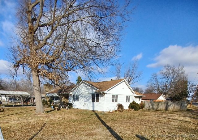 722 SW 4th, Checotah, OK 74426