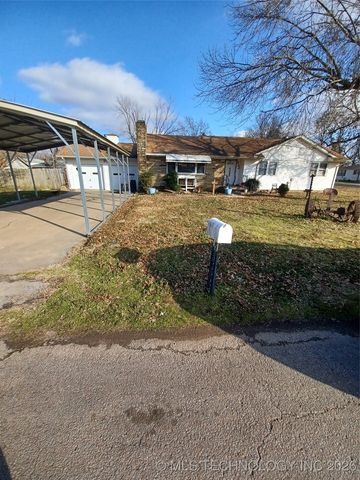 722 SW 4th, Checotah, OK 74426