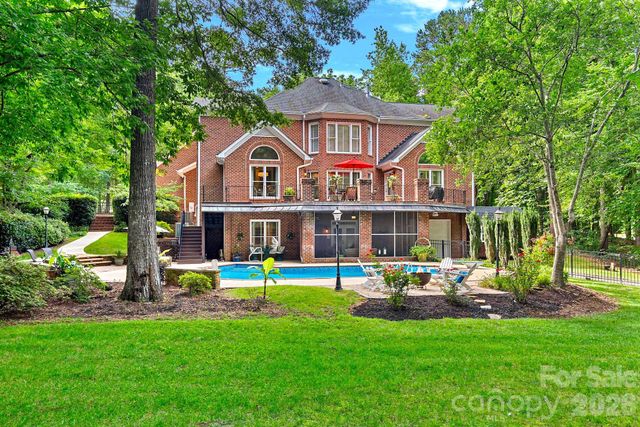 1317 Longleaf Court, Matthews, NC 28104