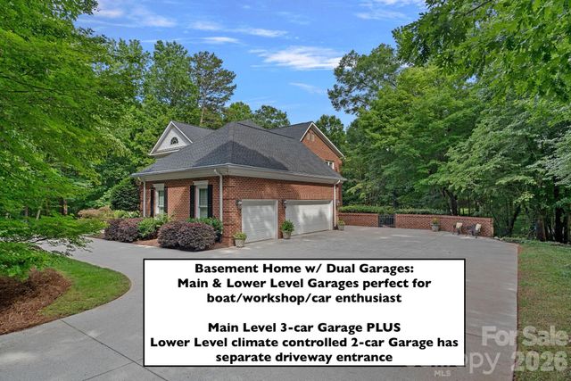 1317 Longleaf Court, Matthews, NC 28104