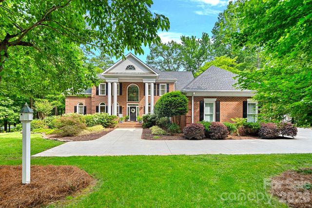 1317 Longleaf Court, Matthews, NC 28104