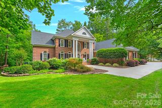 1317 Longleaf Court, Matthews, NC 28104