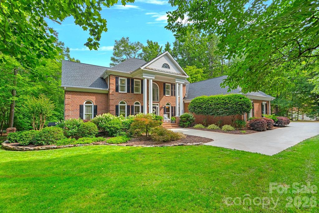 1317 Longleaf Court, Matthews, NC 28104