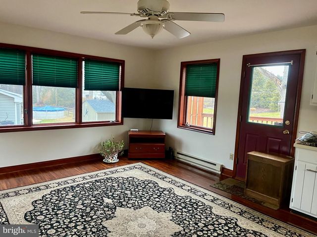 1989 FOREST LN, Allentown, PA 18103