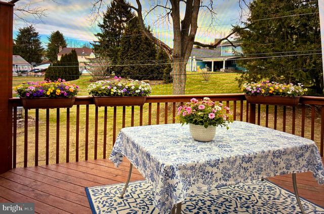 1989 FOREST LN, Allentown, PA 18103