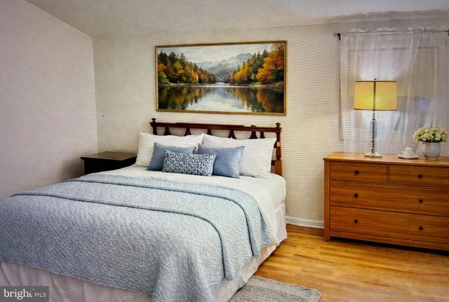 1989 FOREST LN, Allentown, PA 18103