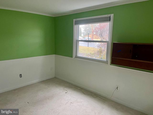 1989 FOREST LN, Allentown, PA 18103