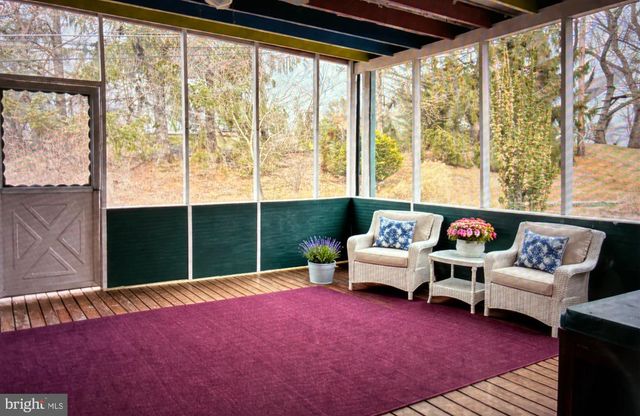 1989 FOREST LN, Allentown, PA 18103