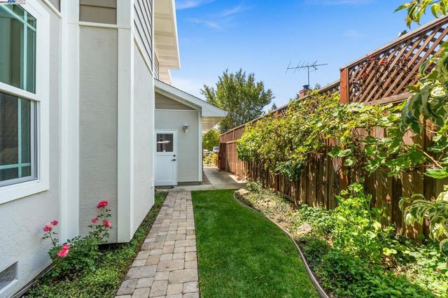 3746 La Costa Ave, Castro Valley, CA 94546