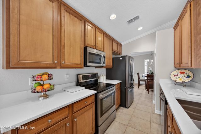 9133 SWEET TREE Trail, Jacksonville, FL 32256