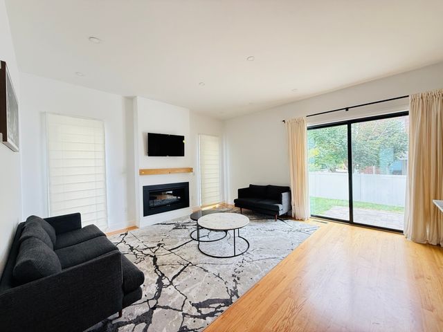 99 West St 1, Newton, MA 02459
