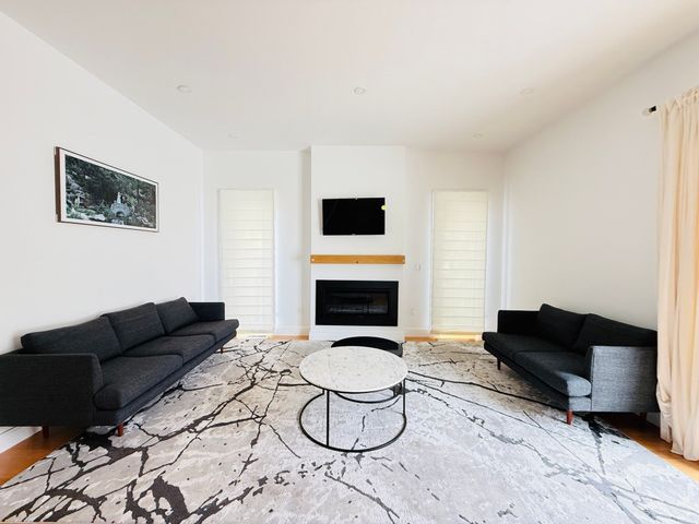 99 West St 1, Newton, MA 02459