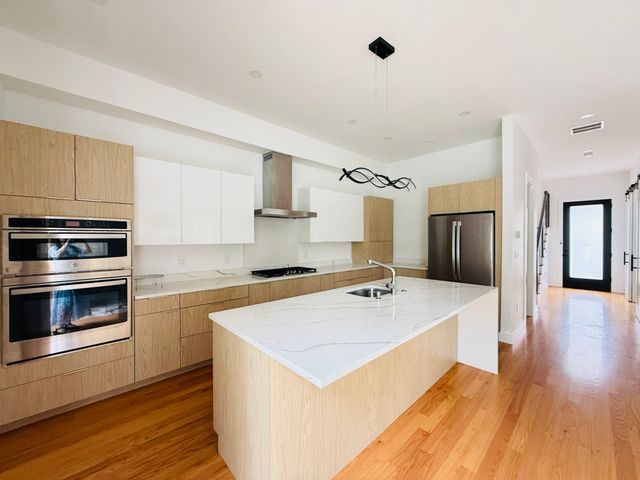 99 West St 1, Newton, MA 02459