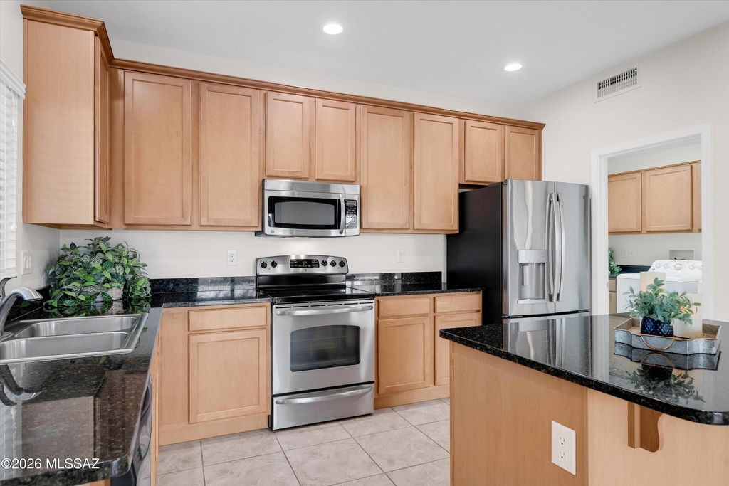 39728 S Sand Crest Drive, Saddlebrooke, AZ 85739