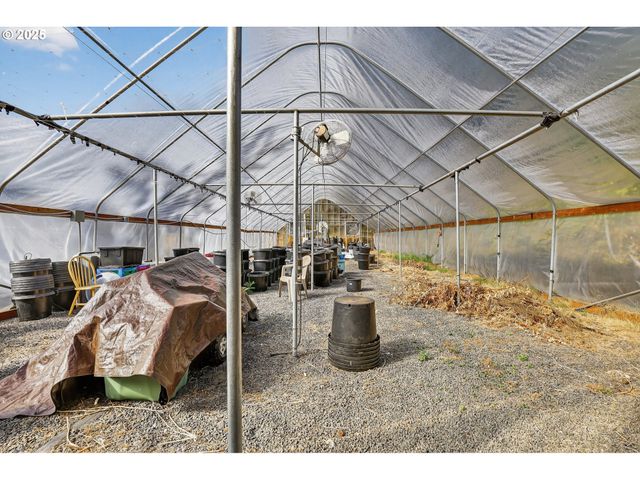 27331 S SKINNER Rd, Estacada, OR 97023