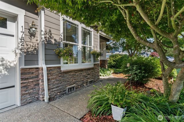 17845 Irwin Street SW, Rochester, WA 98579