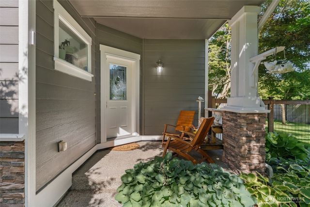 17845 Irwin Street SW, Rochester, WA 98579