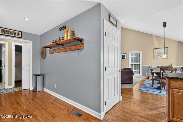 2410 Eastwood Cir, Crestwood, KY 40014