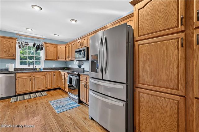 2410 Eastwood Cir, Crestwood, KY 40014