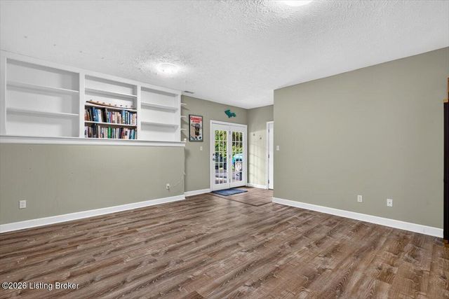 2410 Eastwood Cir, Crestwood, KY 40014